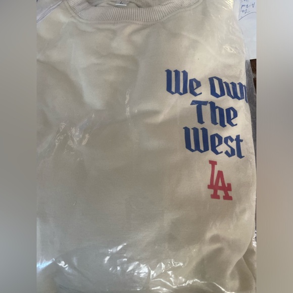 LA Dodgers sweatshirt 2X - Picture 2 of 2